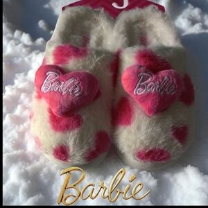 NEW!! BARBIE HEARTS Fluffy Slippers Pink / White - Sz M (6.5 - 7.5)